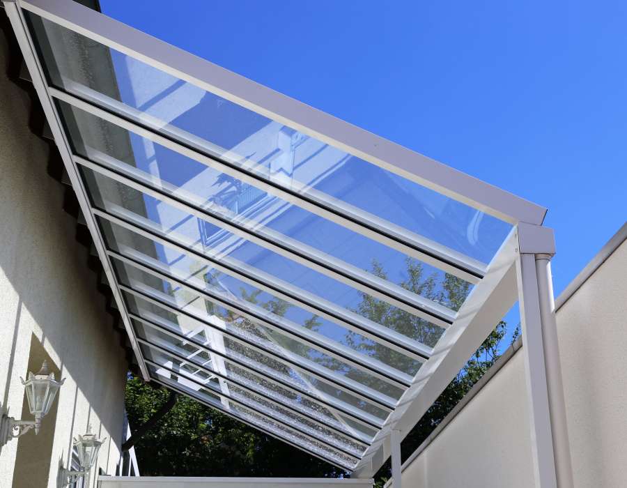 Courtyard canopy with glass Courtyard canopy with glass